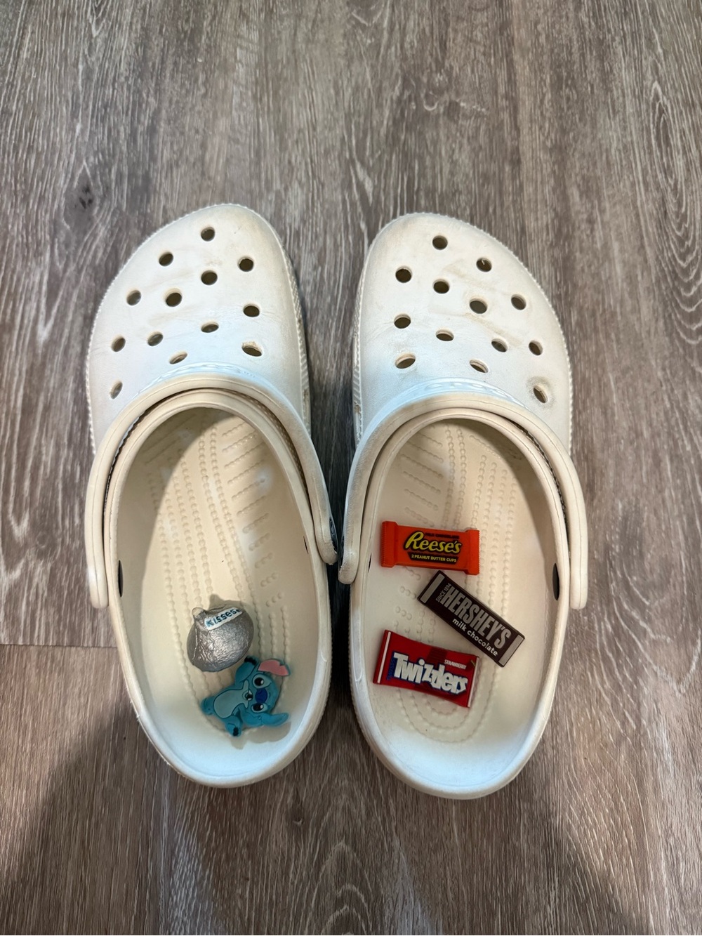 CROCS White Kids Clogs with Candy and Character Charms